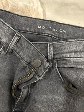 Mott & Bow Women’s Gray Jeans - Classic Mom Jean